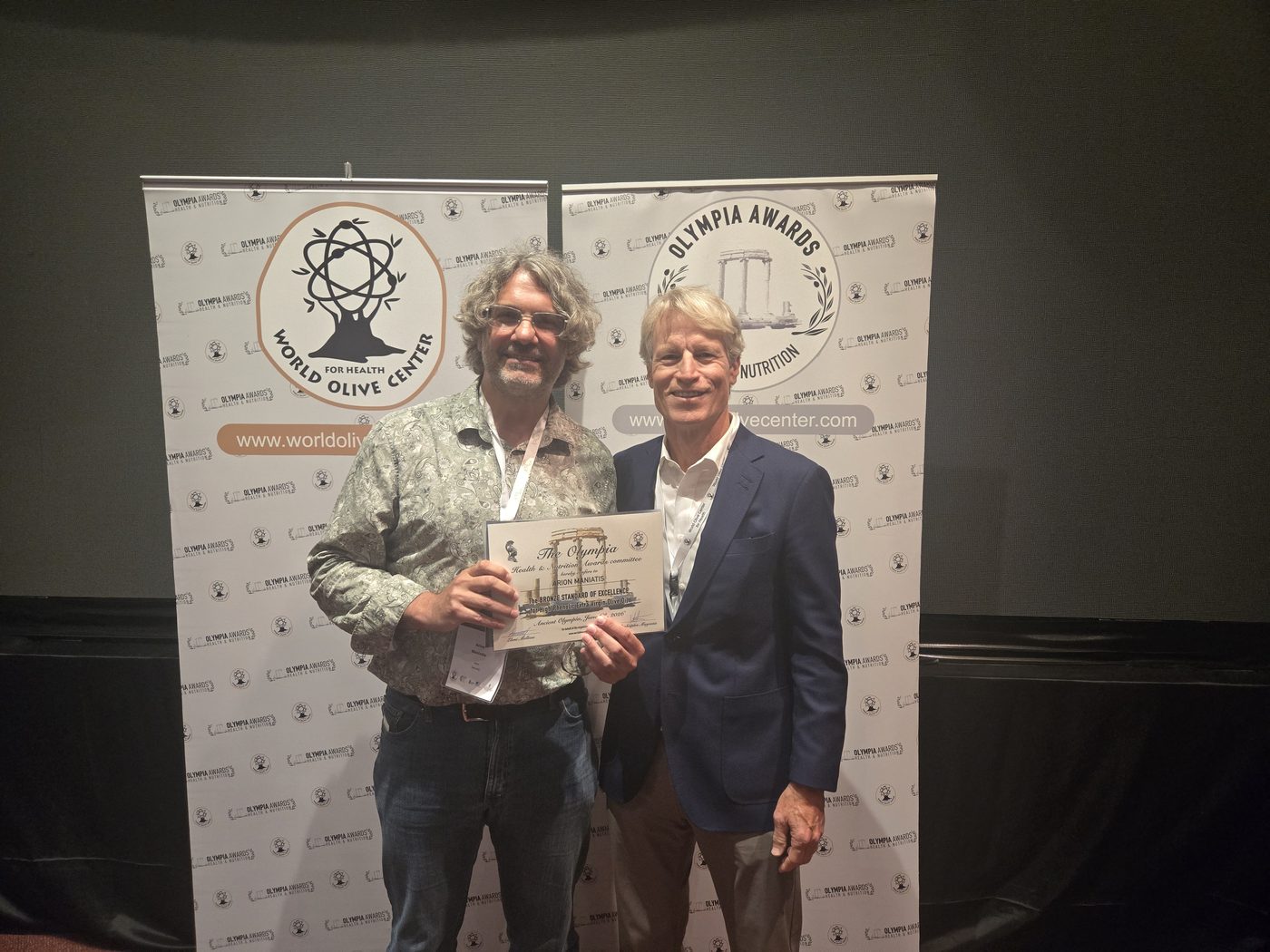 Arion Maniatis mit der Auszeichnung der Olympia Health & Nutrition Awards 2026